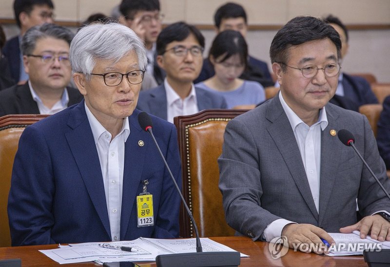 법사위에서 인사말하는 최동석 인사혁신처장 (출처=연합뉴스)