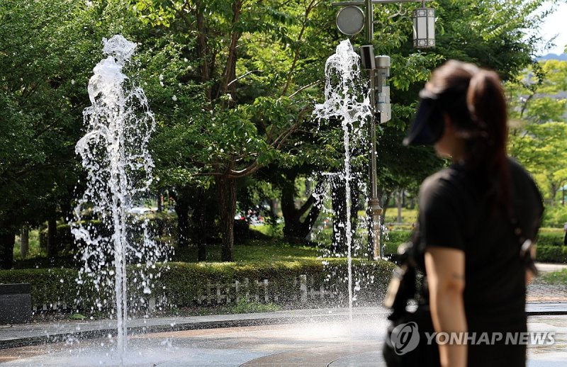 찌는 듯한 날씨 (출처=연합뉴스)