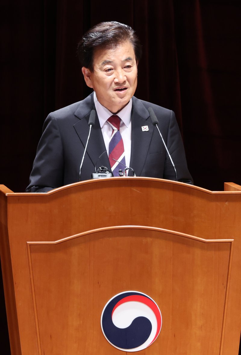 [서울=뉴시스] 김명원 기자 = 정동영 통일부 장관이 25일 서울 종로구 정부서울청사 별관에서 열린 제44대 통일부 장관 취임식에서 취임사를 하고 있다. 2025.07.25. kmx1105@newsis.com