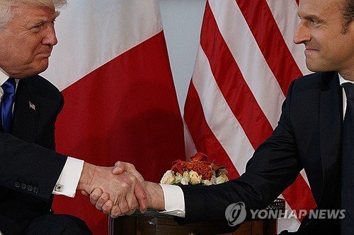 트럼프, 마크롱 대통령 (출처=연합뉴스)