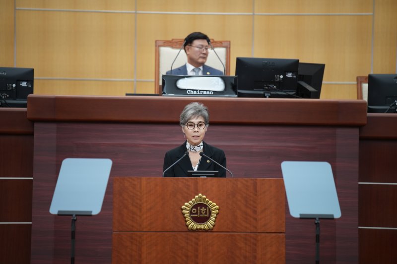 25일 김이재 전북도의원이 임시회 본회의에서 수소특화단지 지정을 촉구하는 건의안을 발의하고 있다.(의회제공. 재판매 및 DB금지)2025.7.25/뉴스1