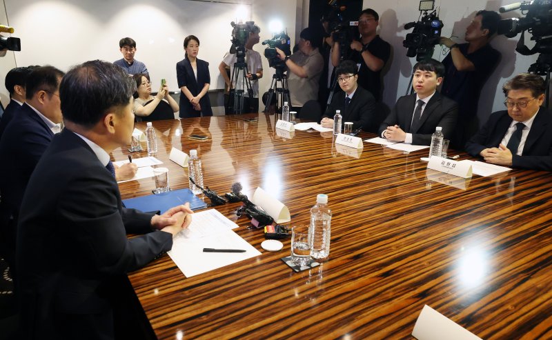 [바카라바카라] 김진아 기자 = 25일 오전 서울 중구 더플라자호텔에서 열린 수련협의체 제1차 회의에서 한성존 대한전공의협의회 비상대책위원장이 발언을 하고 있다. (공동취재) 2025.07.25. photo@newsis.com