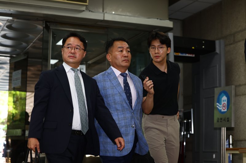 [바카라바카라] 김근수 기자 = 김계환 전 해병대 사령관이 22일 오전 서울 서초구 서울중앙지방법원에서 구속 전 피의자 심문(영장실질심사)을 받기 위해 출석하고 있다. 2025.07.22. ks@newsis.com