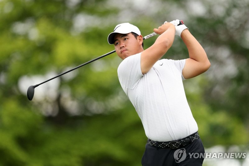 티샷 날리는 김주형 (출처=연합뉴스)