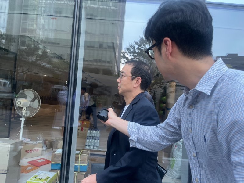 김건희 여사의 바카라 용어 컨텐츠 전시회에 억대 금액을 협찬한 송병준 컴투스 의장이 26일 오전 김건희 특검팀(특별검사 민중기)에 출석하고 있다. 2025.07.26 ⓒ 바카라 용어1 유수연 기자