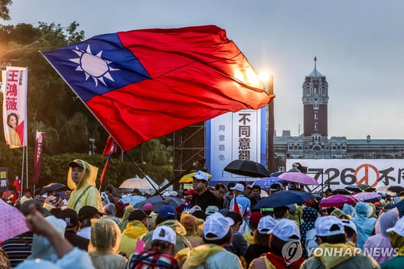 대만, 친중 야당의원 24명 파면투표 시작..여소야대 균열 가능