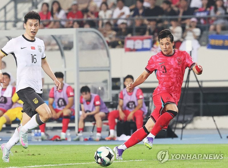 패스하는 이태석 (출처=연합뉴스)