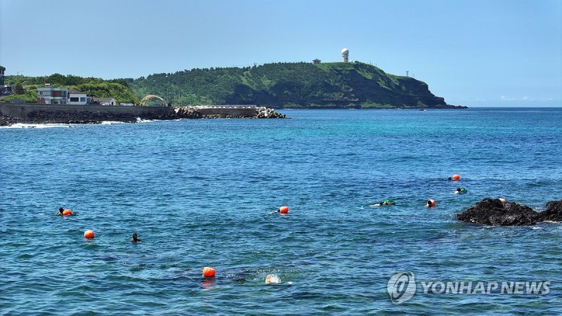 고산기상레이더관측소가 보이는 풍경 (출처=연합뉴스)