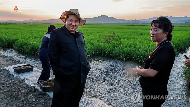 김정은, 인민군 후방기지 '논판메기양어' 실태 파악 (출처=연합뉴스)