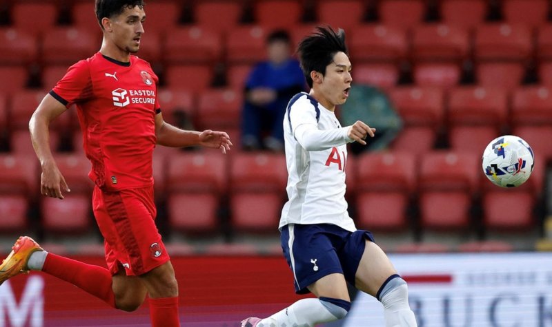 [서울=뉴시스]토트넘 유니폼 입고 처음 뛴 양민혁. (사진=토트넘 구단 홈페이지 캡처) 2025.07.23. photo@newsis.com *재판매 및 DB 금지