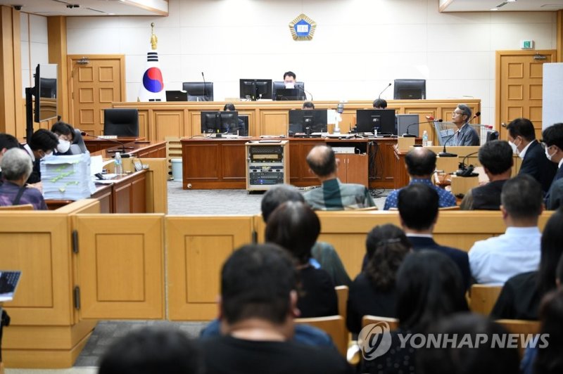 재판 청취하는 4·3 수형 희생자 유족 (출처=연합뉴스)
