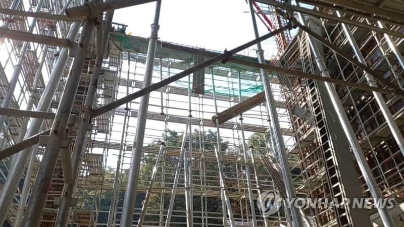 근로자 추락사고 발생한 안성시 공사현장 (출처=연합뉴스)