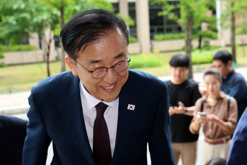 김윤덕 국토교통부 장관 후보자가 15일 오전 경기 과천시 정부과천청사에 마련된 인사청문회 사무실로 출근하고 있다. 2025.7.15/뉴스1 ⓒ News1 황기선 기자