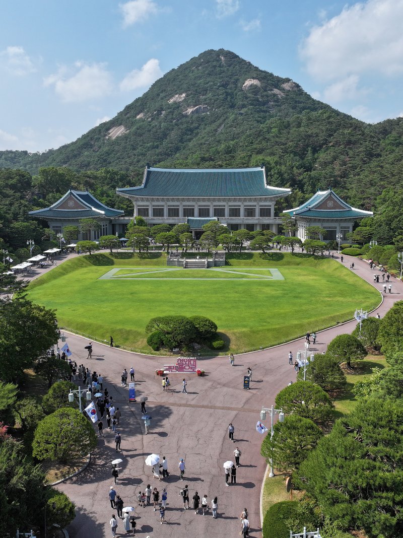 제21대 대통령 선거 투표일인 3일 서울 종로구 청와대에 관광객들이 북적이고 있다. 2025.6.3/뉴스1 ⓒ News1 박지혜 기자