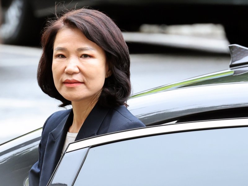 이진숙 "돌 던져라" 휴가반려 유감에, 與 "빵이나 드시라" 난타전