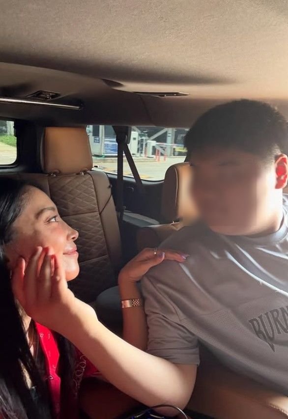 오윤아, 폭풍성장 아들과 꿀 뚝뚝…"나의 힐링요정"