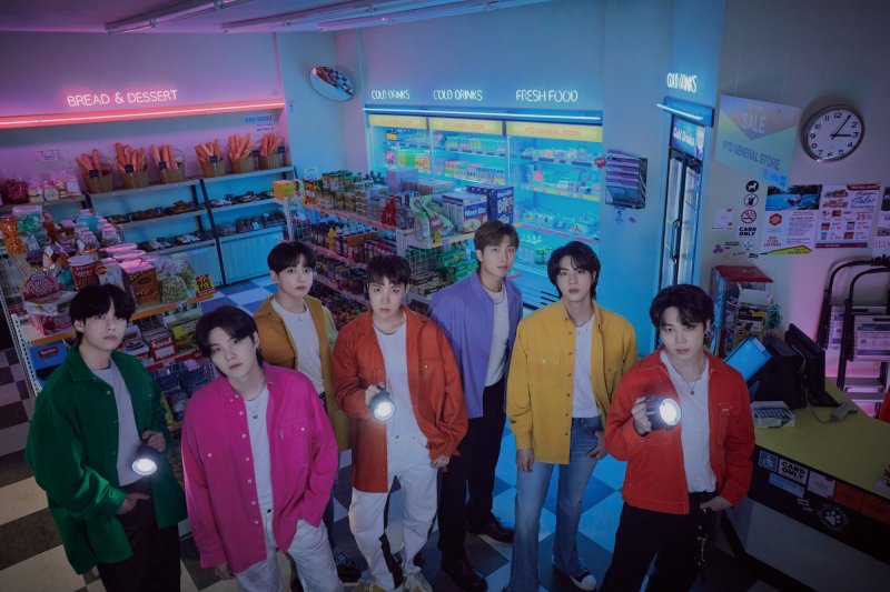 방탄소년단 첫 라이브 앨범, 美 '빌보드 200' 10위…K팝 최다 8번째 톱10