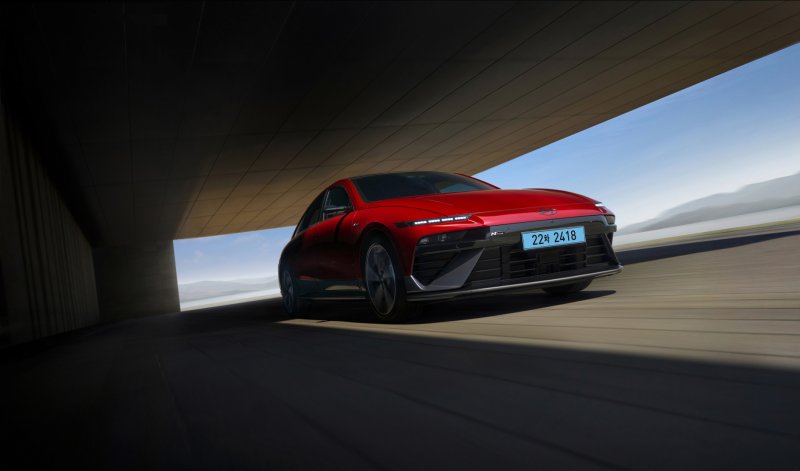 현대차, 향상된 배터리 탑재한 '더 뉴 아이오닉 6' 출격...주행거리 '1등'