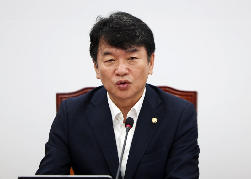 [서울=뉴시스] 김명년 기자 = 문진석 더불어민주당 원내운영수석부대표가 22일 오전 서울 여의도 국회에서 열린 원내대책회의에서 발언하고 있다. 2025.07.22. kmn@newsis.com