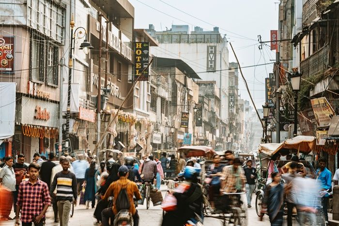 체력검사 도중 실신한 20대女, 구급차서 집단성폭행 당해…인도 '충격'