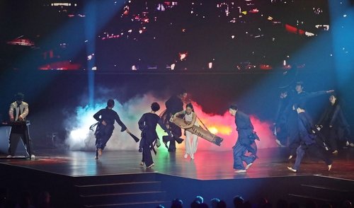 라인-루르 U대회 폐회식에서 선보인 가야금 공연 (출처=연합뉴스)