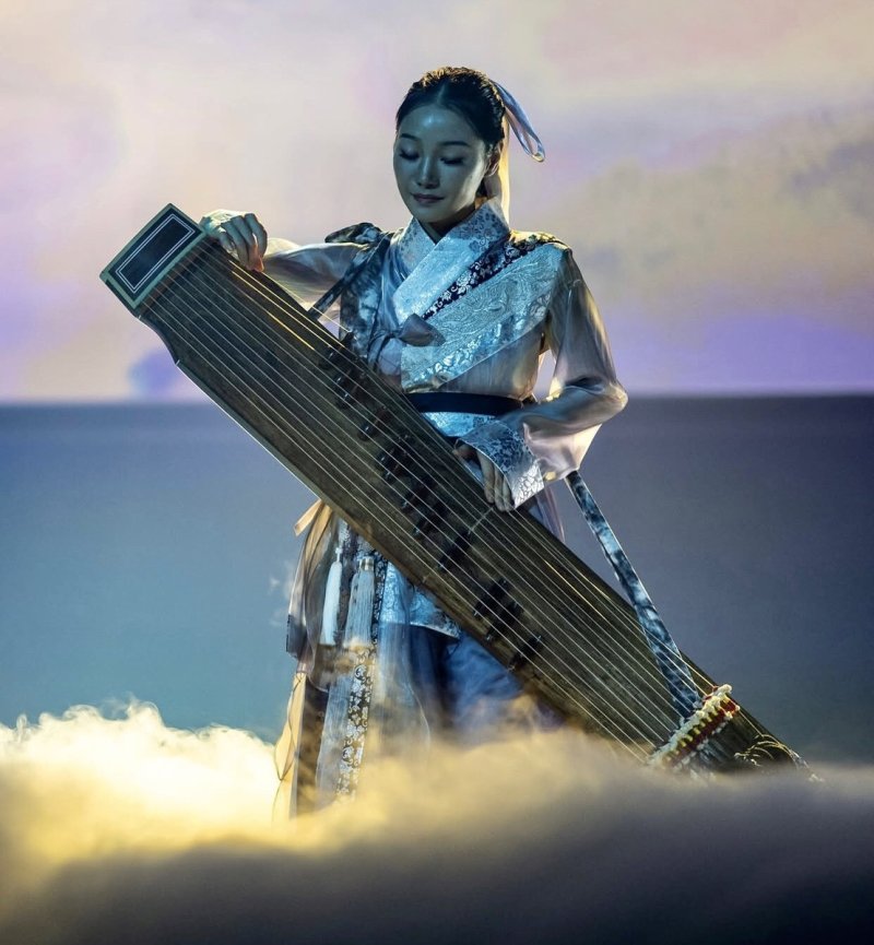 충청U대회 공연팀의 가야금 연주 (출처=연합뉴스)