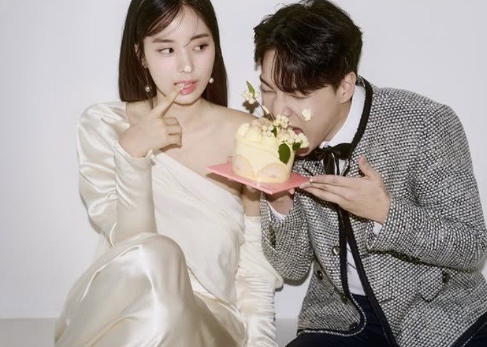 '최현석 딸' 최연수, 12세 연상 딕펑스 김태현과 결혼…상큼 웨딩화보 공개