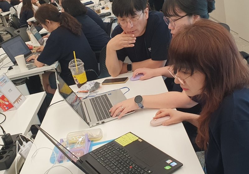 경북교육청 26일 AWS와 함께 ‘디지털기술 활용 직무연수’ 실시했다. ⓒ News1 김대벽기자
