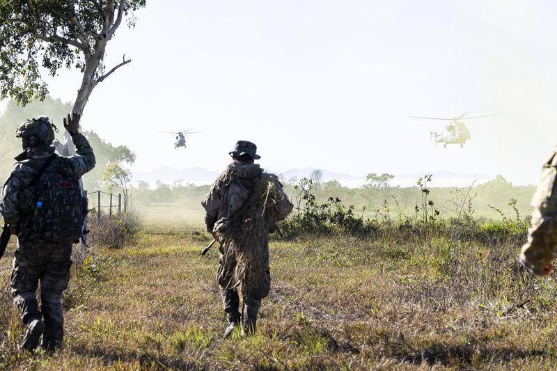 해병대는 지난 3일부터 27일까지 호주 북동부 일대에서 미국, 호주 등과 함께 2025년 탈리스만 세이버 연합훈련에 참가해 연합작전 수행능력을 향상했다. 소규모 상륙훈련 임무 수행 장면. 해병대사령부 제공