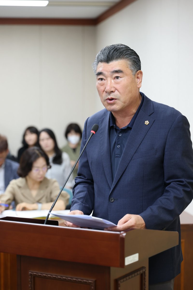 최명수 전남도의원인 건의안에 대한 제안설명을 하고 있다.(전남도의회 제공, 재판매 및 DB 금지)/뉴스1