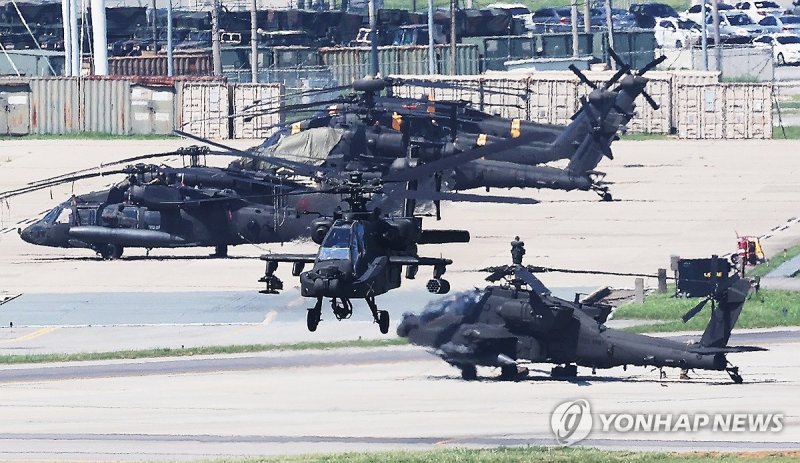 지난해 한미 정례 연합훈련 '을지 자유의 방패' 당시 평택 캠프 험프리스 미군기지의 아파치 헬기 (출처=연합뉴스)