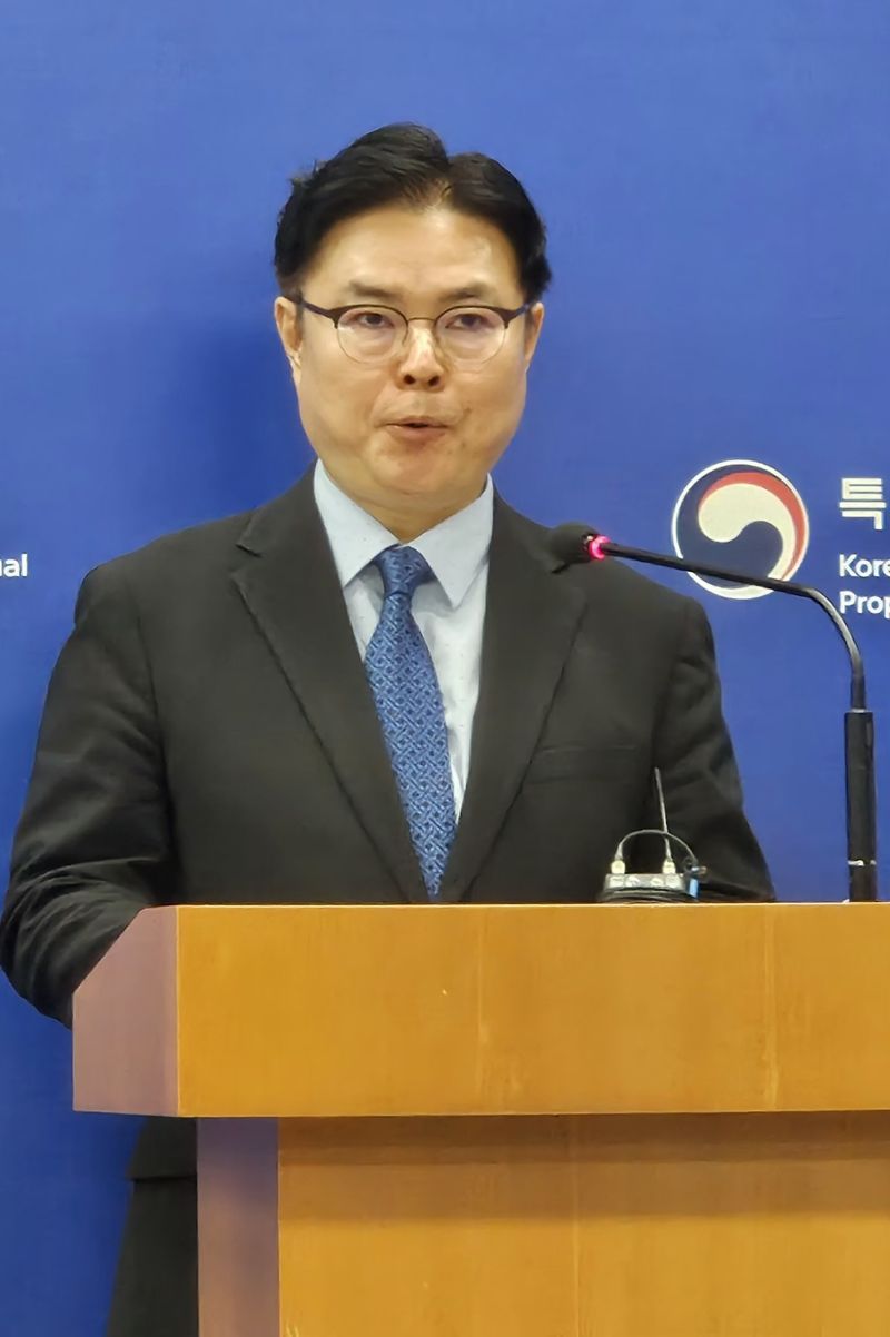 목성호 특허청 차장이 28일 정부대전청사 기자실에서 이차전지 국가첨단기술 유출 관련 수사 결과를 브리핑을 하고 있다.