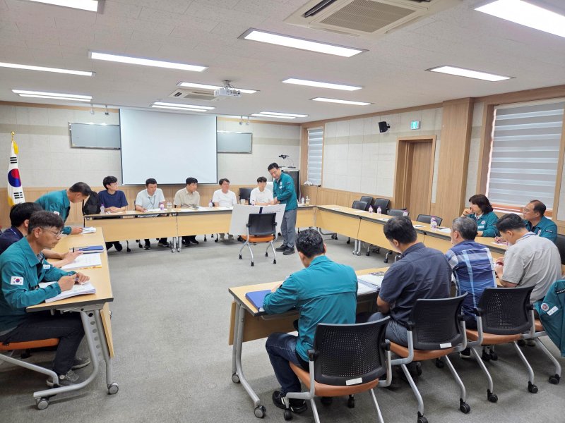 [함양=뉴시스] 함양군 집중호우 피해지역 중앙합동조사 (사진=함양군 제공) 2025. 07. 28. photo@newsis.com *재판매 및 DB 금지