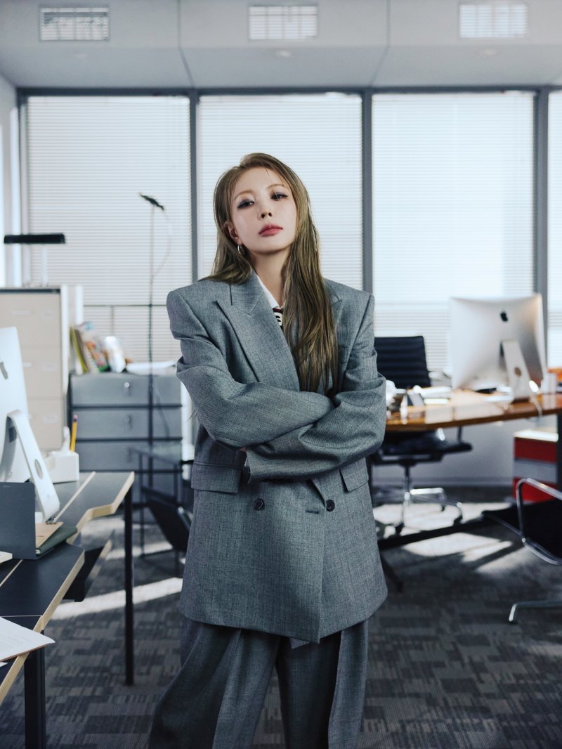 보아, 데뷔 25주년 앨범 '크레이지어' 하라메 공개