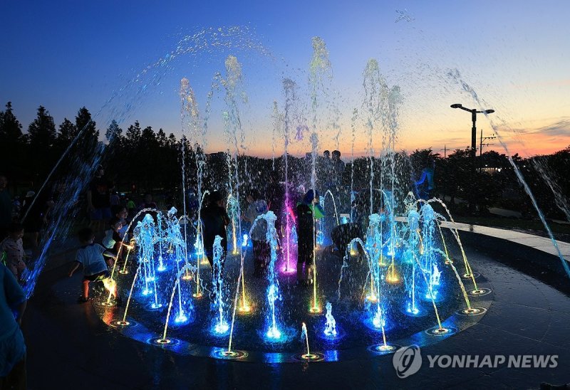 밤더위를 이기는 방법 (출처=연합뉴스)