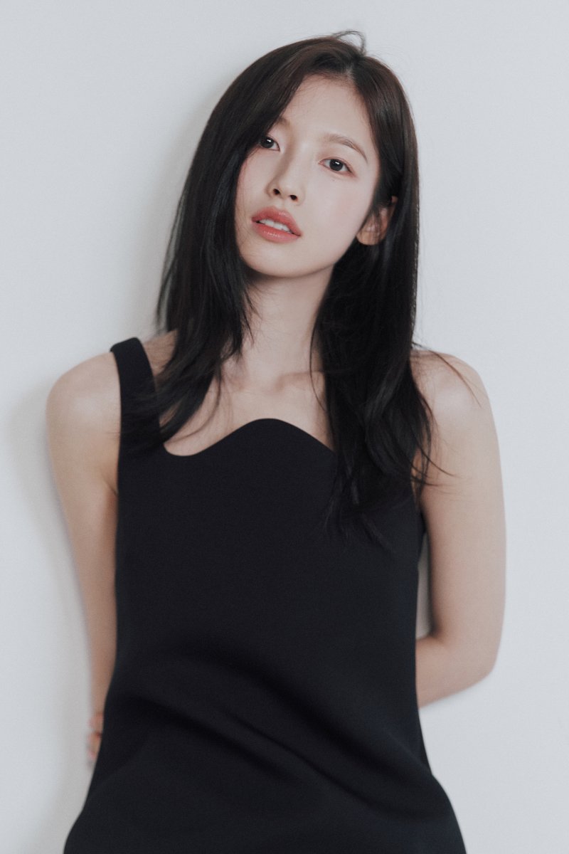 [인터뷰]민낯에 더벅머리…편견 깬 오마이걸 아린