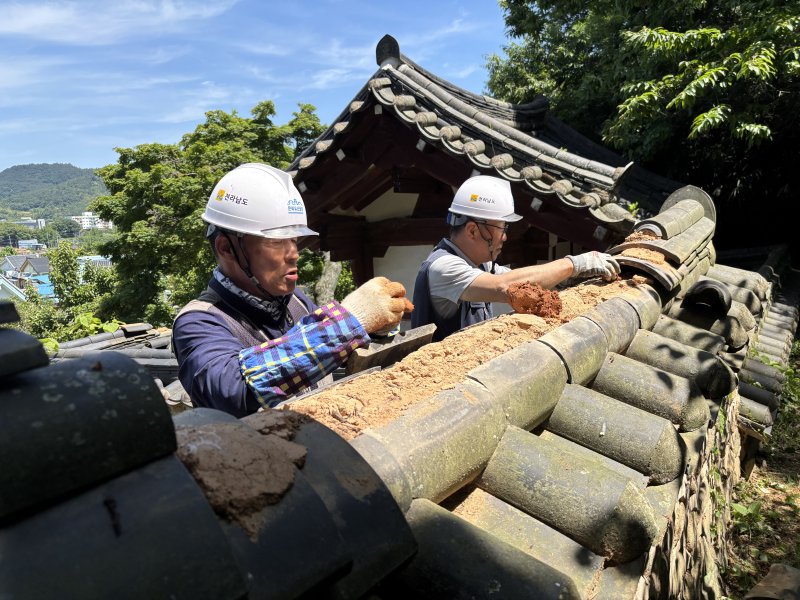사진전 '문화유산, 내일을 잇는 손길' 제2부 전시. 국가유산청 제공