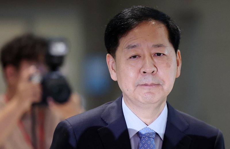 구윤철 경제부총리 겸 기획재정부 장관이 29일 오전 인천국제공항 제2터미널을 통해 미국으로 출국하고 있다. 2025.7.29/뉴스1 ⓒ News1 김진환 기자
