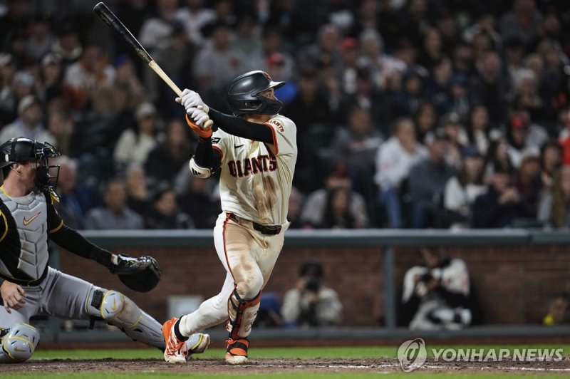 안타 치는 이정후 (출처=연합뉴스)