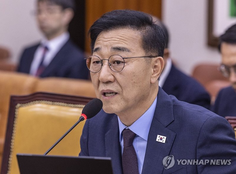 의원 질의에 답하는 김윤덕 국토교통부 장관 후보자 (출처=연합뉴스)
