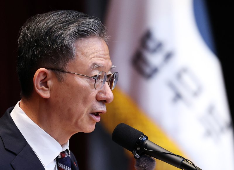 법무장관 "기업인 과잉수사 자제"