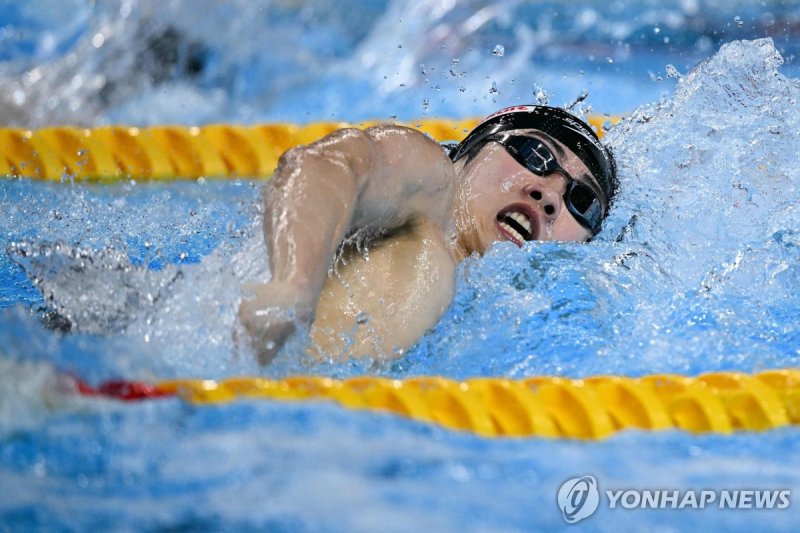 자유형 200ｍ 결승에서 역영하는 황선우. (출처=연합뉴스)