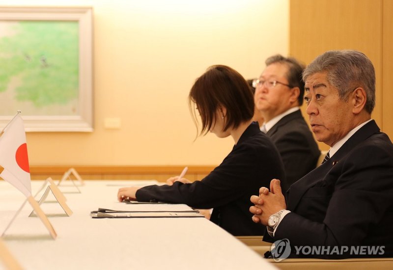 한일 외교장관 회담서 발언하는 이와야 외무상 (출처=연합뉴스)