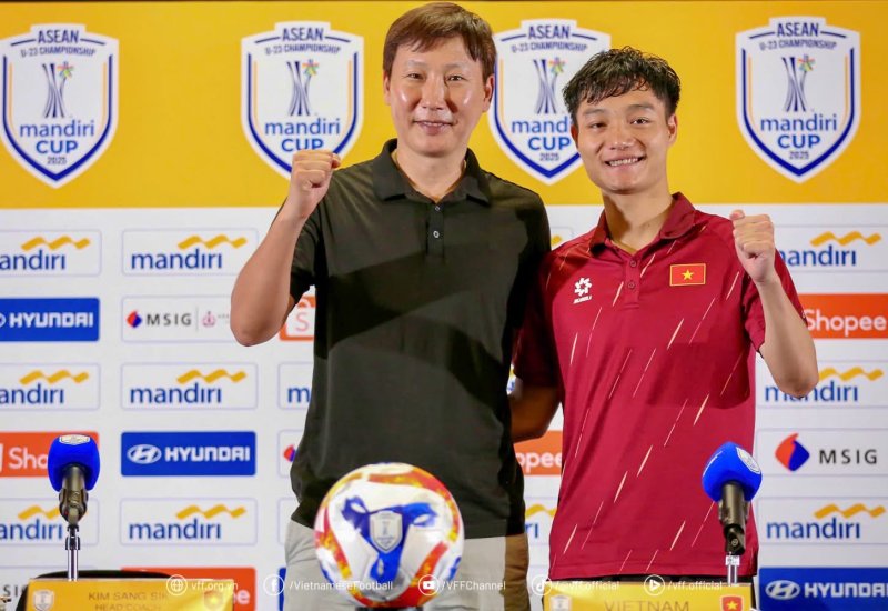 [서울=뉴시스]김상식 베트남 축구대표팀 감독. (사진=디제이매니지먼트 제공)