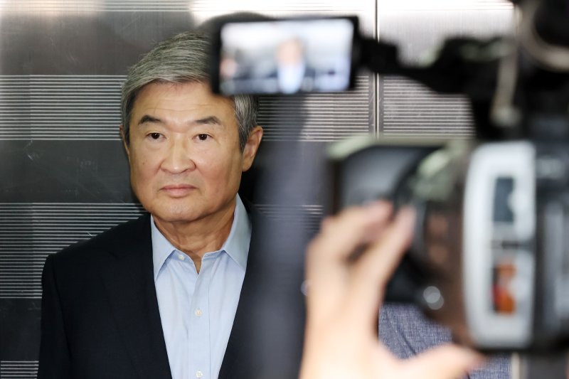 조태용 전 국가정보원장이 29일 오전 서울 서초구 채상병 특검(이명현 특별검사) 사무실에 피의자 신분으로 출석하고 있다. /사진=뉴스1