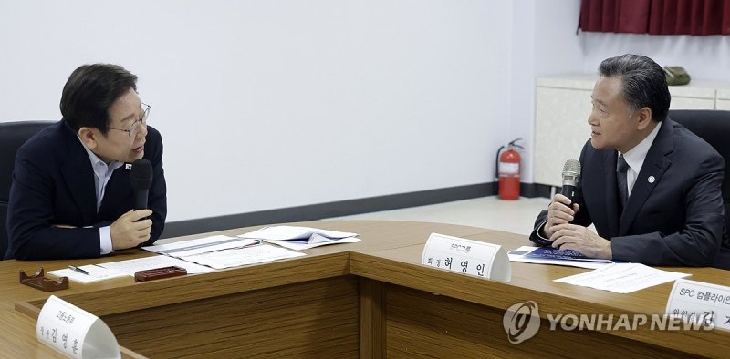 근로자 노동 환경 질문하는 이재명 대통령 (출처=연합뉴스)