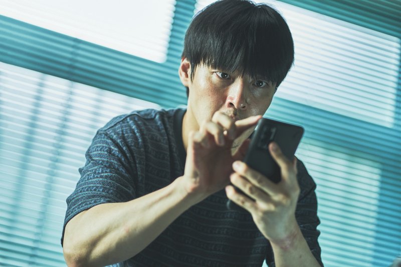 강하늘 주연 '84제곱미터' 넷플릭스 비영어 영화 부문 1위