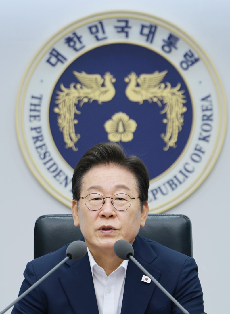 [서울=뉴시스] 고범준 기자 = 이재명 대통령이 30일 서울 용산 대통령실 청사에서 열린 비상경제점검 태스크포스(TF) 3차회의에서 발언하고 있다. (대통령실통신사진기자단) 2025.07.30. bjko@newsis.com