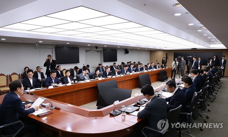 이재명 대통령, 비상경제점검 TF 회의 주재 (출처=연합뉴스)
