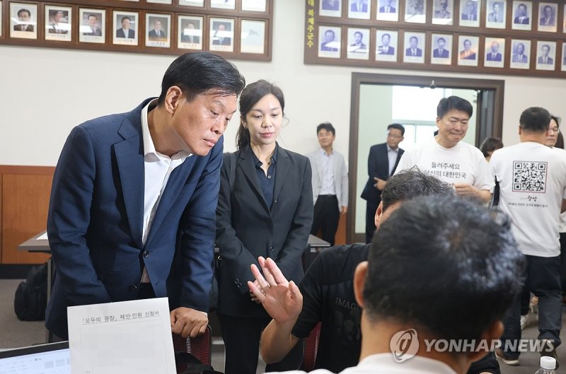 제주 '찾아가는 모두의 광장' 방문한 조승래 (출처=연합뉴스)